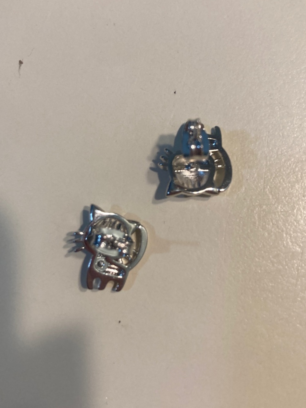 Cute silver plated kitty studs - Picture 2 of 2
